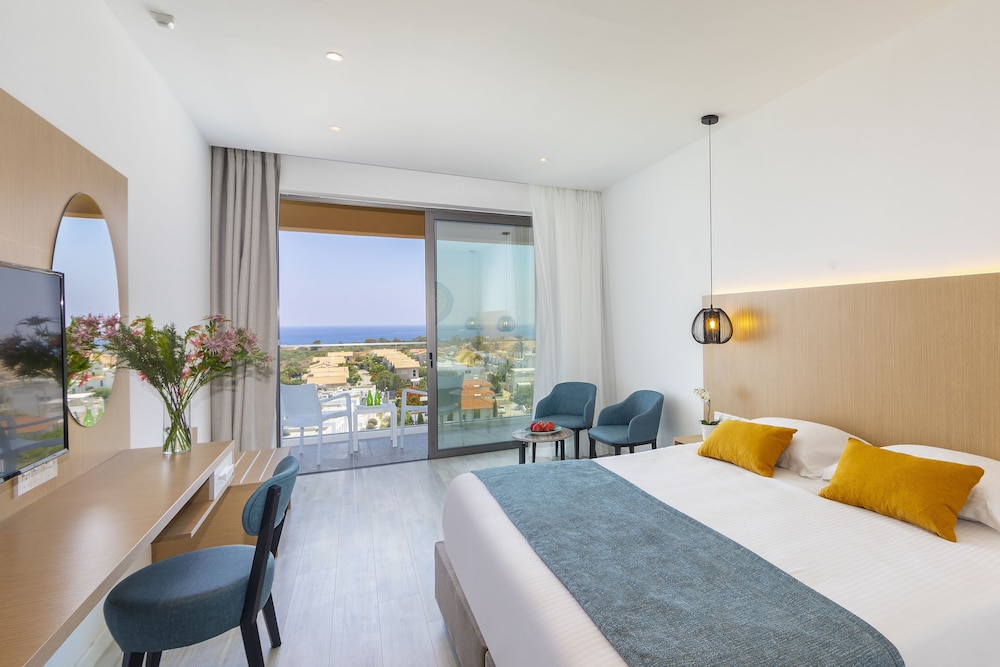 Leonardo Crystal Cove Hotel Spa By the Sea 19/64
