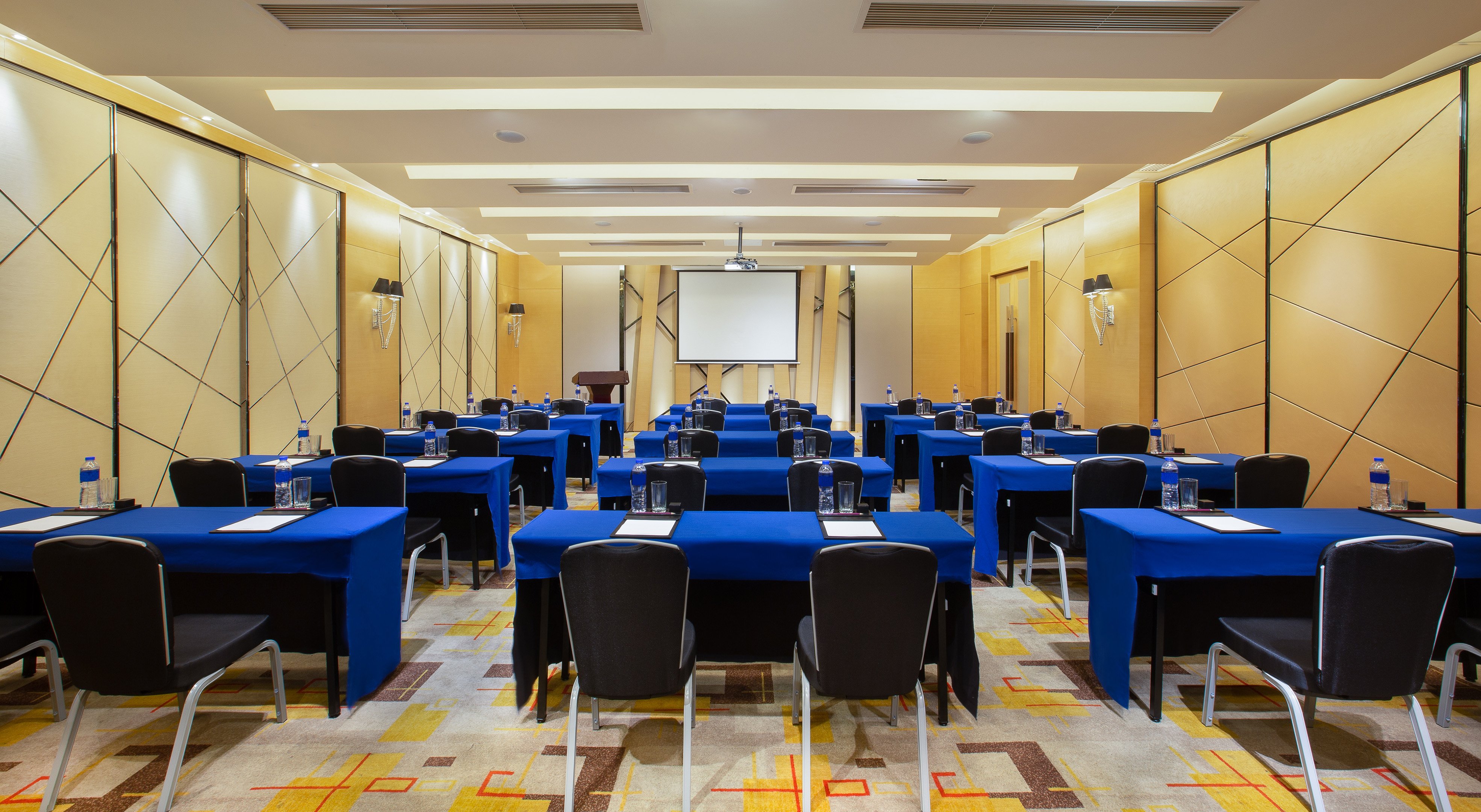 Crowne Plaza Shenzhen Longgang City Centre 33/50