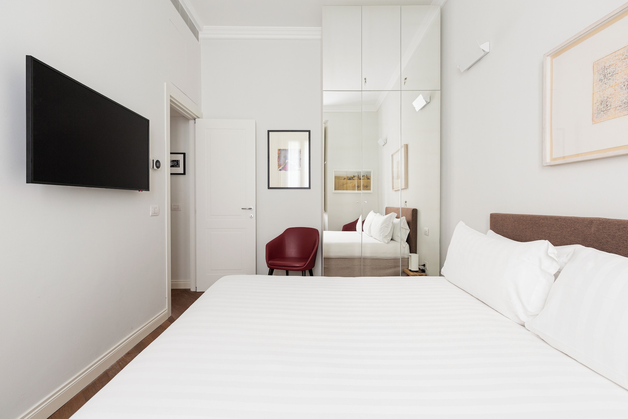 2 BEDROOMS, APARTMENT, QUEEN BED, 2 SOFA, CORNER