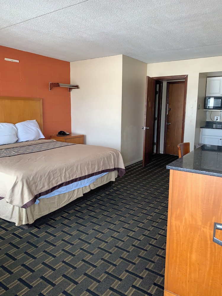 Wayfarer Motel 6/18