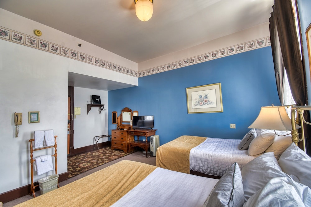 Delaware Hotel 13/49