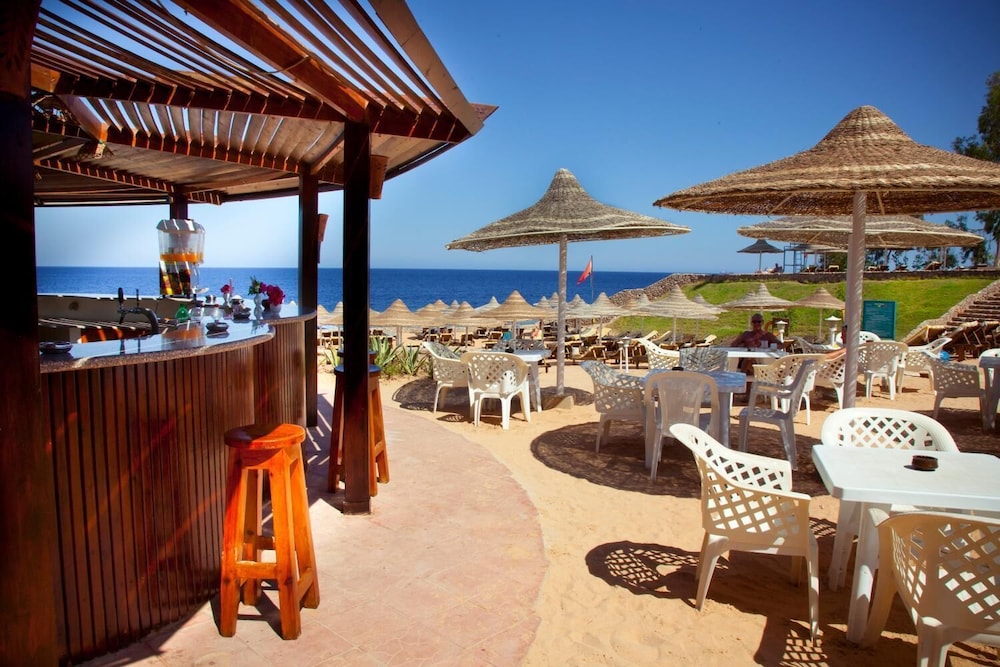 Xperience Hill-Top Beach Resort 8/22