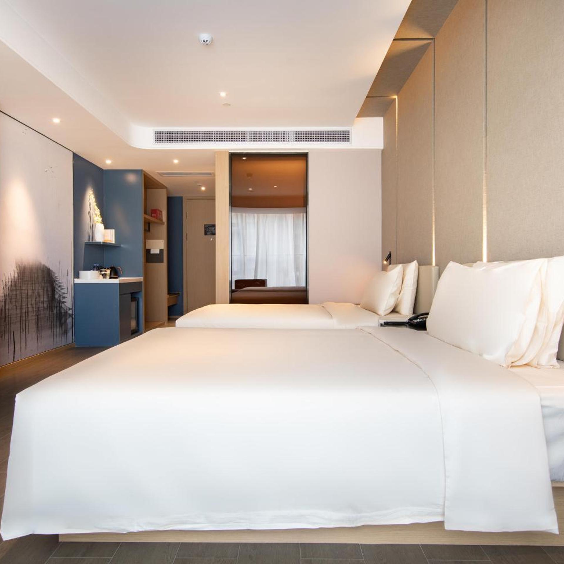 Atour Hotel (Zhongshan North Railway Station, V - PARK plaza) 7/28