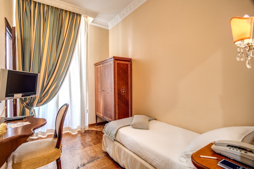 Hotel City Palazzo Dei Cardinali 27/80
