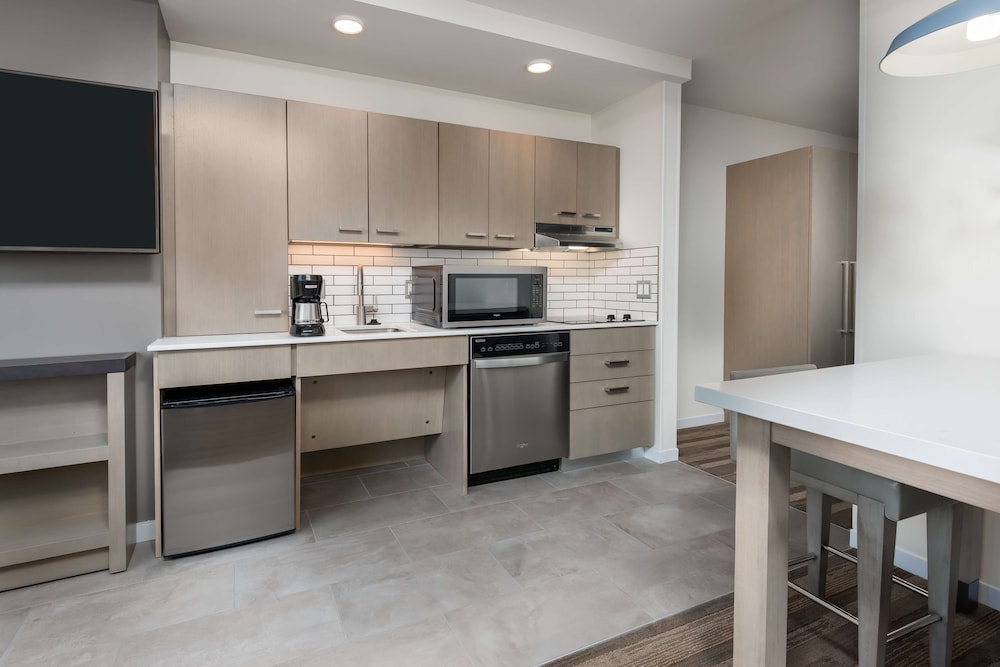 Hyatt House Chicago West Loop 11/56