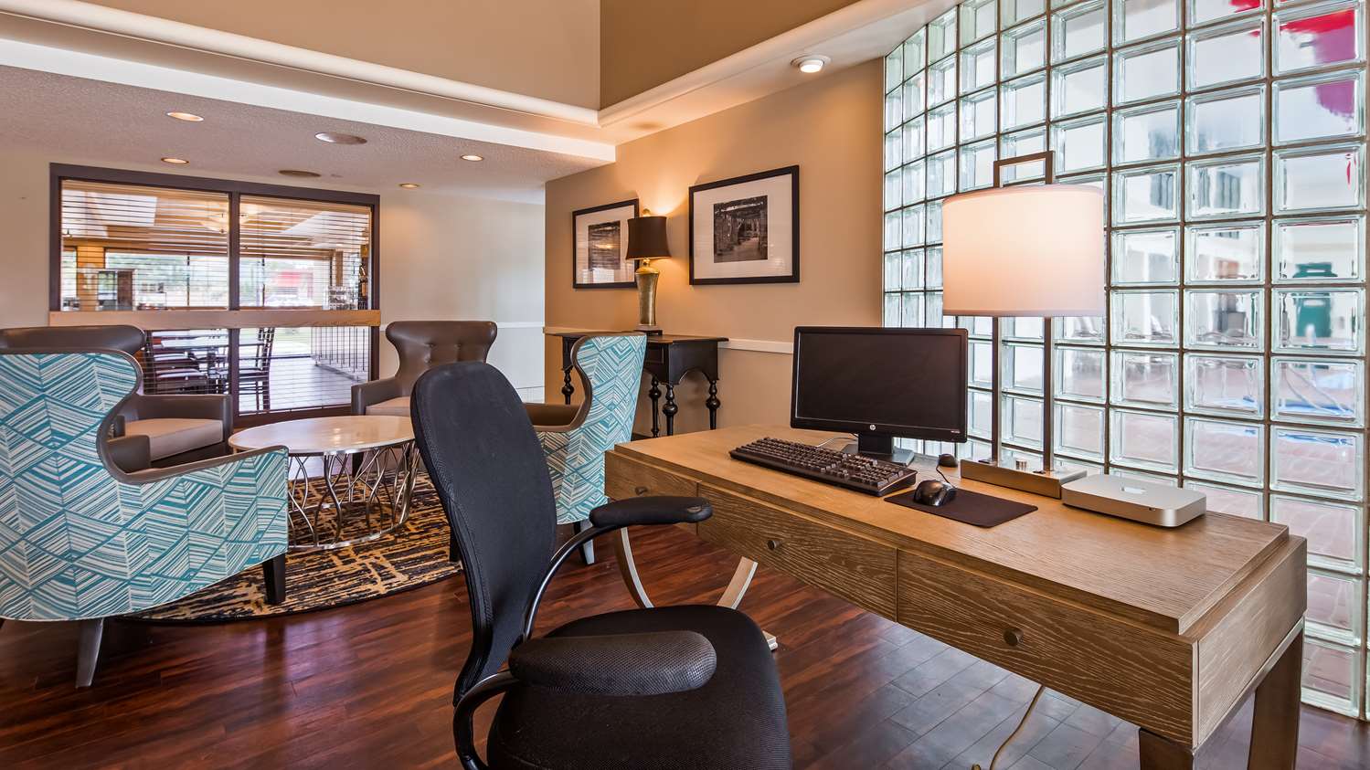 Best Western East Towne Suites 41/42