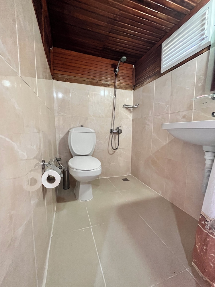 Imeros Hotel 23/25