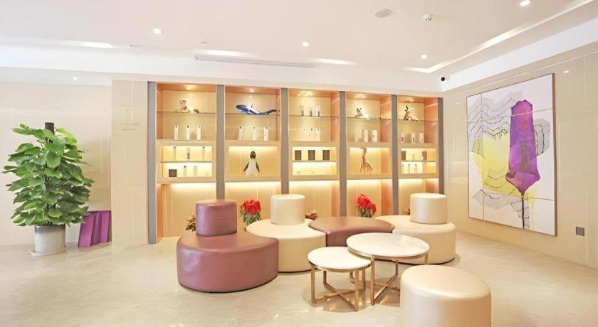 Lavande Hotel (Guangzhou Zoo, Huanghuagang Metro Station) 45/58