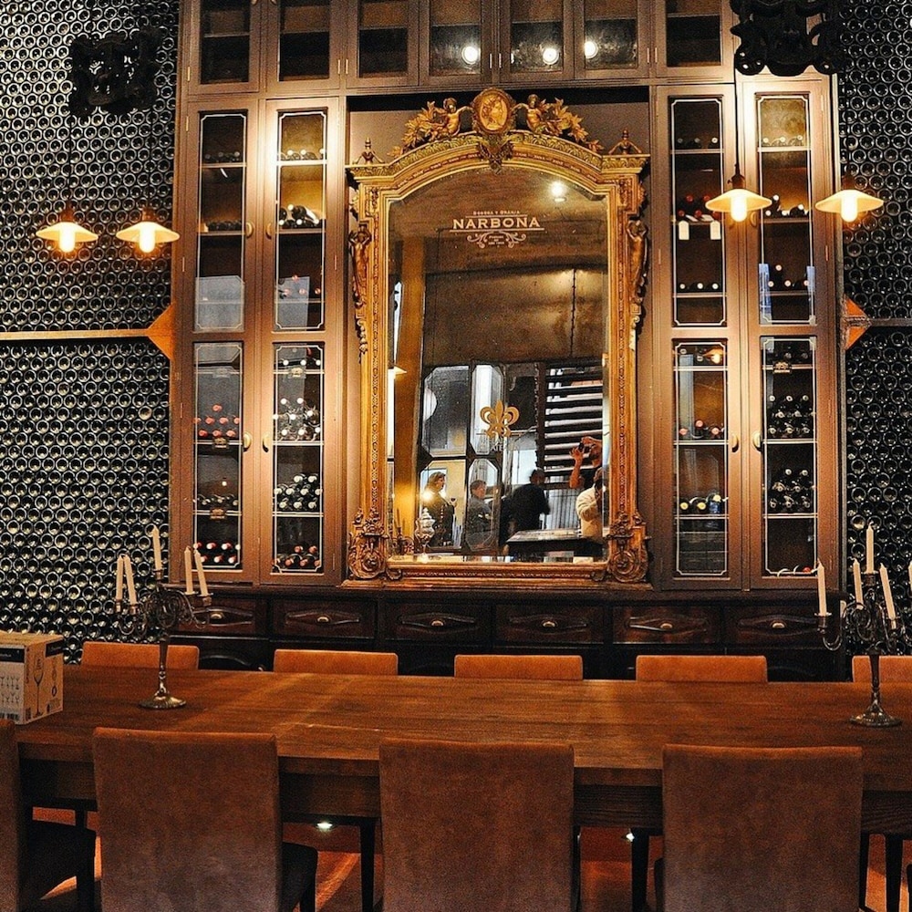 Narbona Wine Lodge 31/36