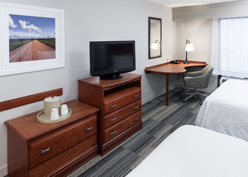 Hampton Inn Suites Cedar Rapids North 19/40