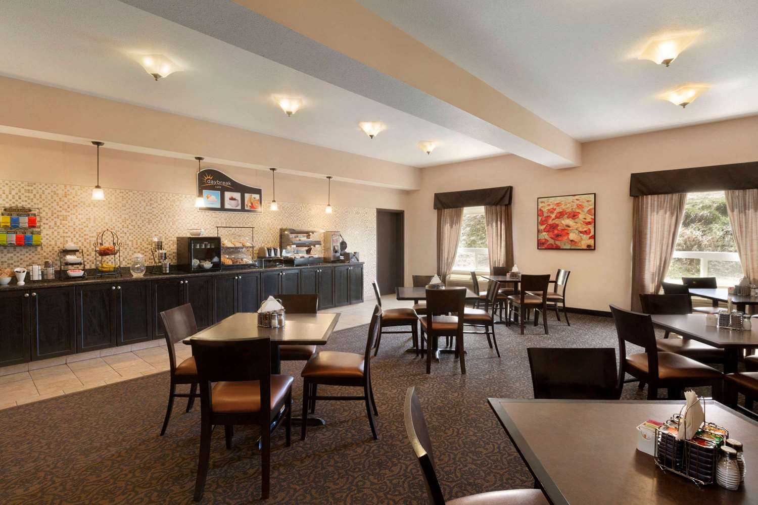 Days Inn By Wyndham Innisfail 11/13