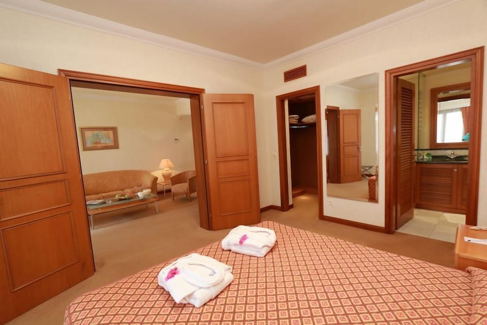 Annabelle Beach Resort 54/87