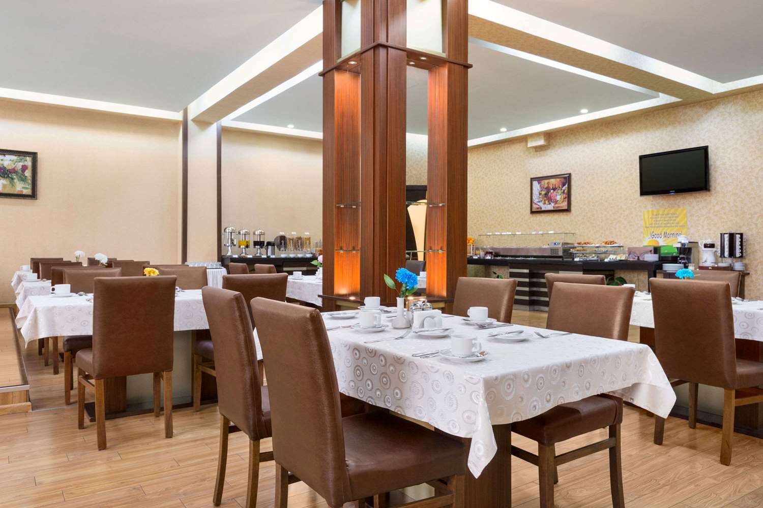 Days Hotel by Wyndham Baku 5/8