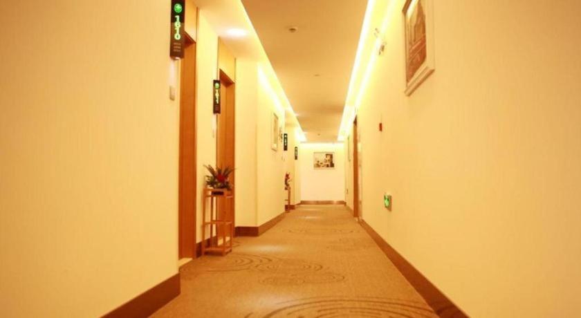 GreenTree Inn Huzhou Zhili Fortune Plaza Wuxing Avenue Express Hotel 42/53