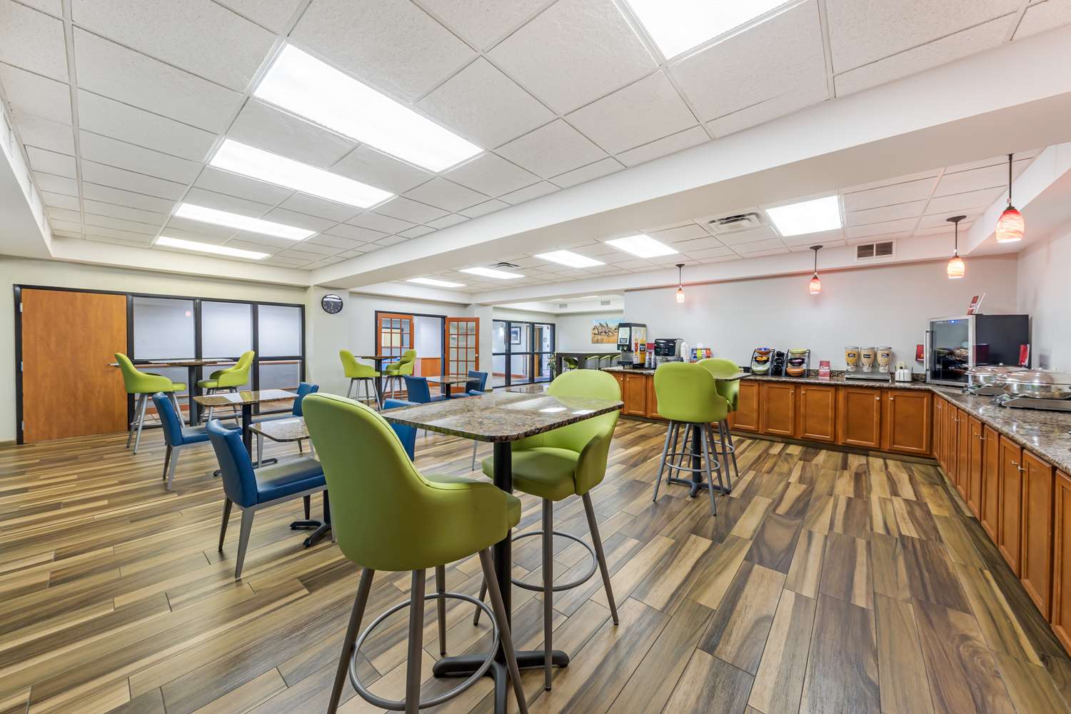 Best Western Plus Midwest City Inn & Suites 25/27