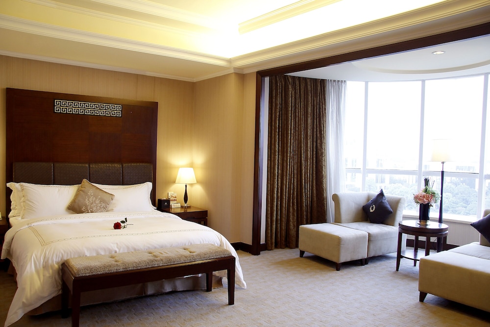 Royal Marina Plaza 12/60