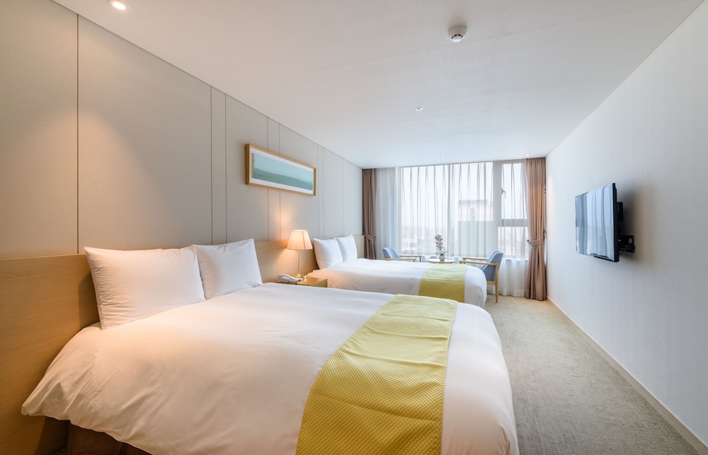 Hotel Win Sky 10/18