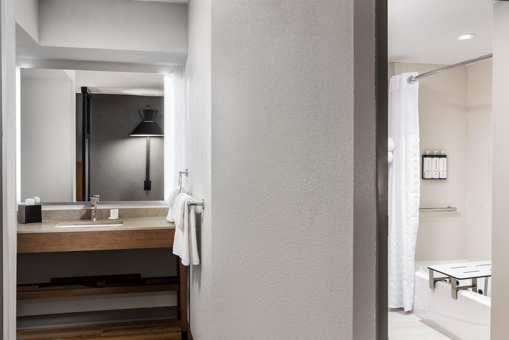 Hyatt Place Orlando Airport 59/59