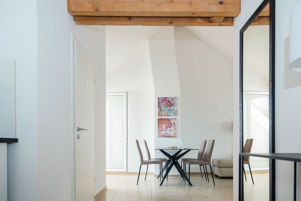 Zurich Furnished Homes 20/50