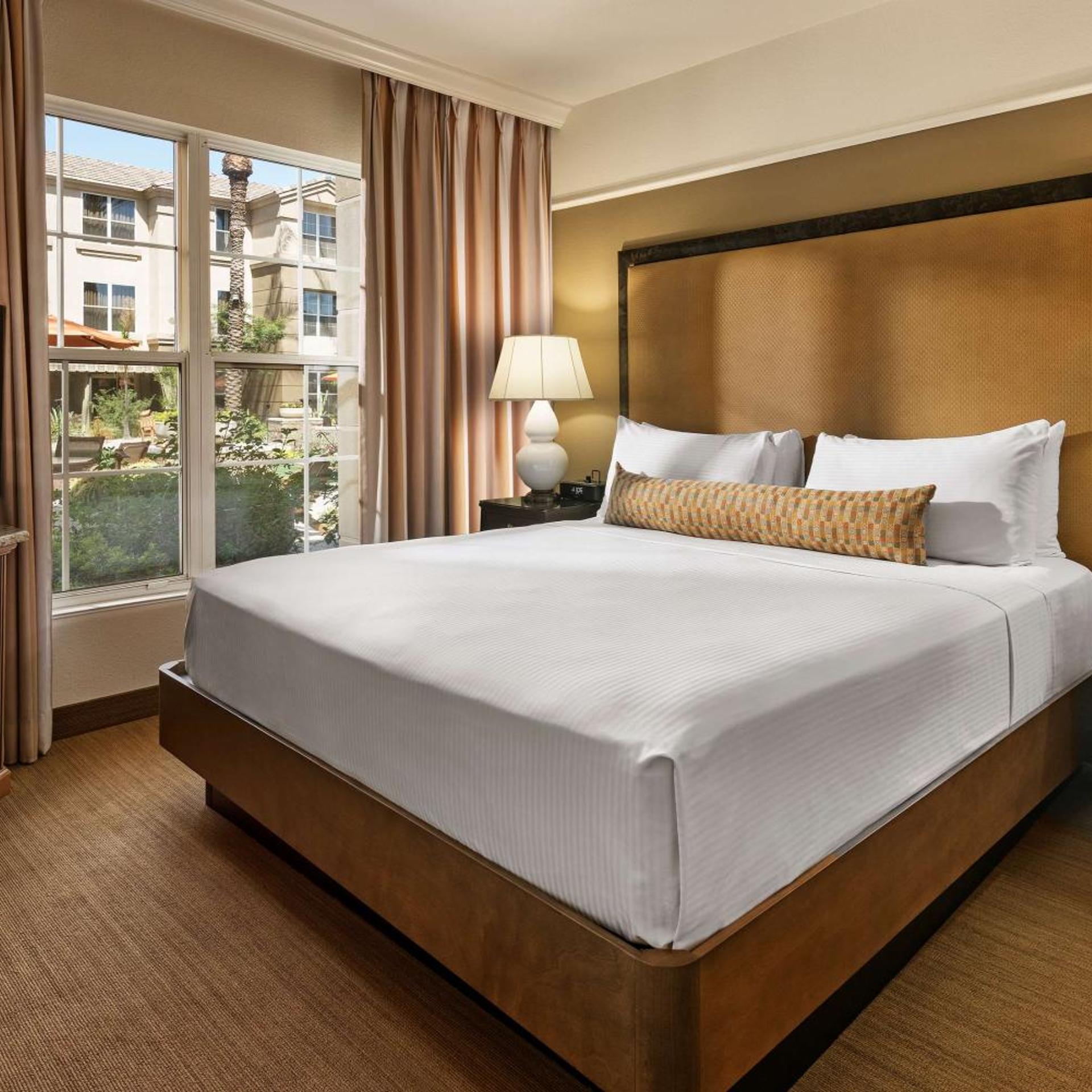 1 Bedroom, Cabana, Suite, King Bed, Patio