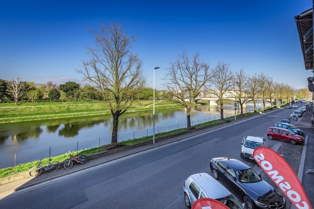 Arno Apartment B 15/32