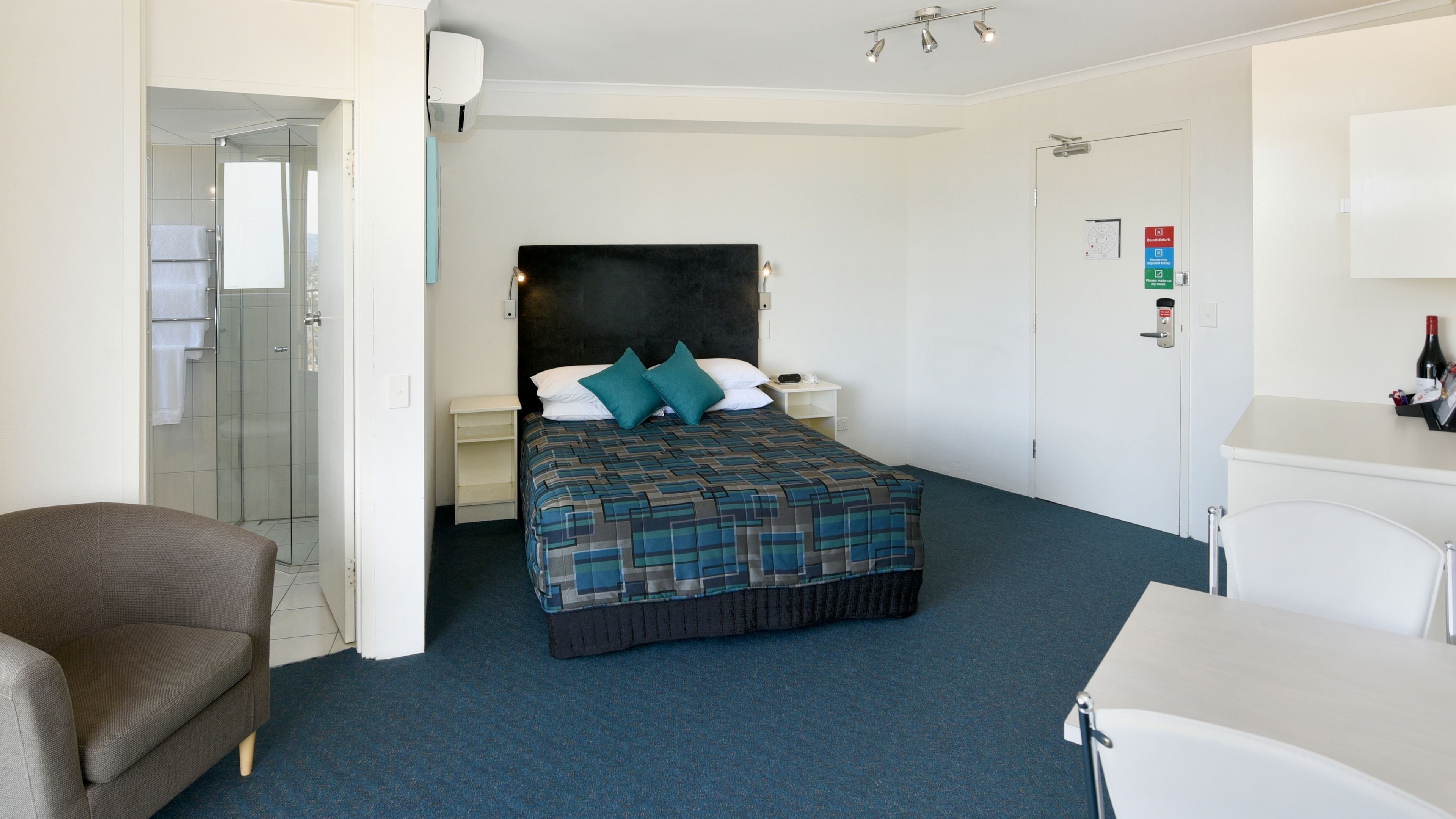 Atlantic Tower Motor Inn 37/45