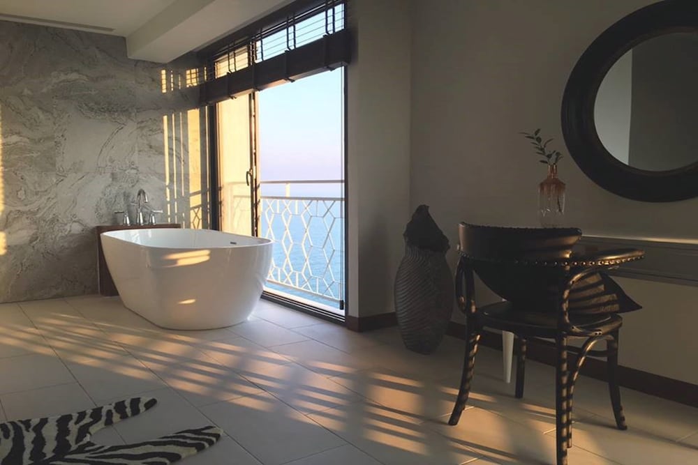 Yambay Hua Hin 2/23