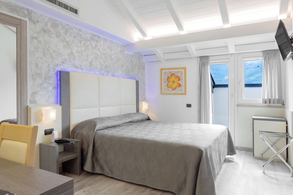 COMFORT, DOUBLE BED