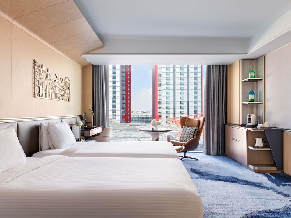 DELUXE, TWIN BEDS, PANORAMIC VIEW