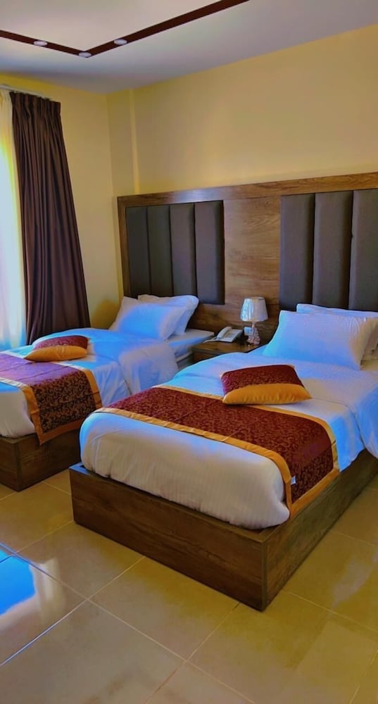 Room, Twin Beds
