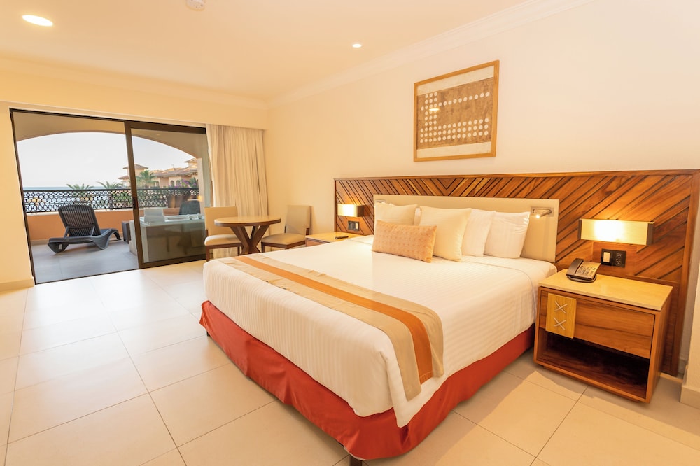 DELUXE, KING BED, OCEAN VIEW, JETTED TUB, BALCONY