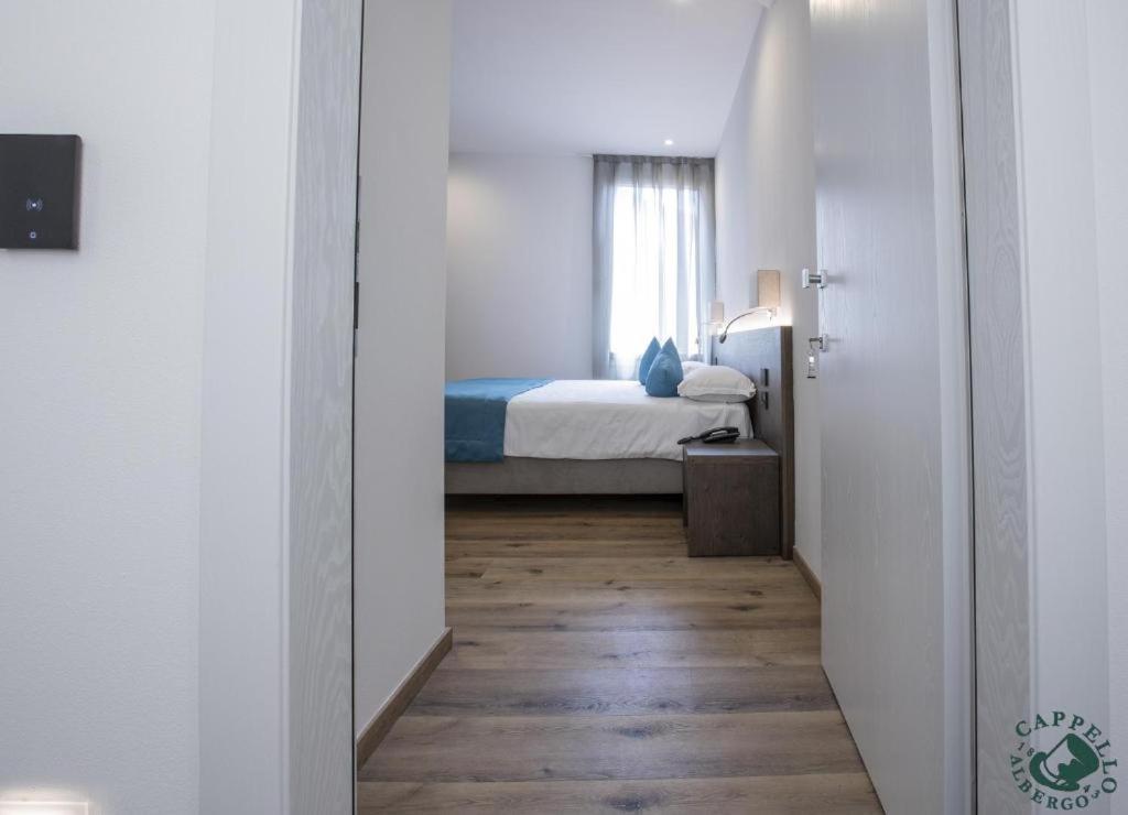 Albergo Cappello 25/38