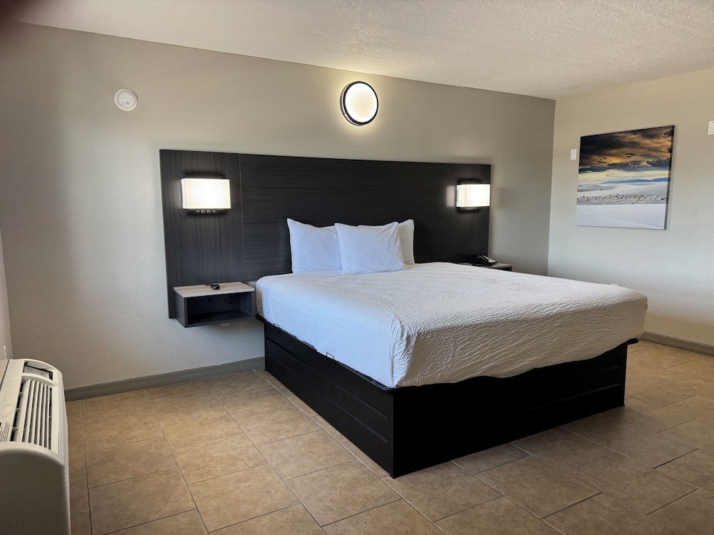 Travelodge by Wyndham Venice 24/46