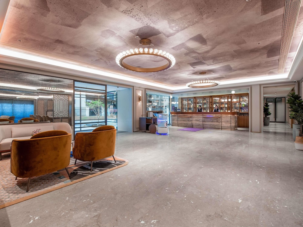 Mercure Chongqing Times Paradise Walk 2/50