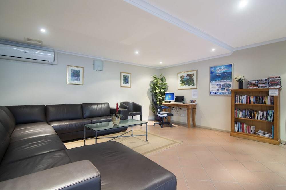 Regal Port Douglas 42/56