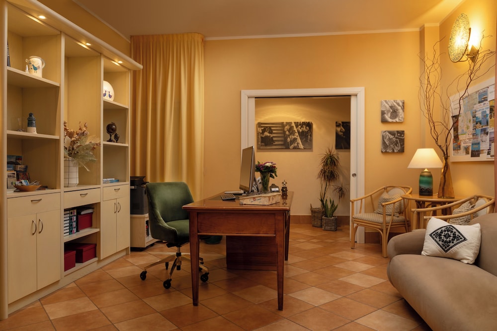 Marin Hotel 23/42