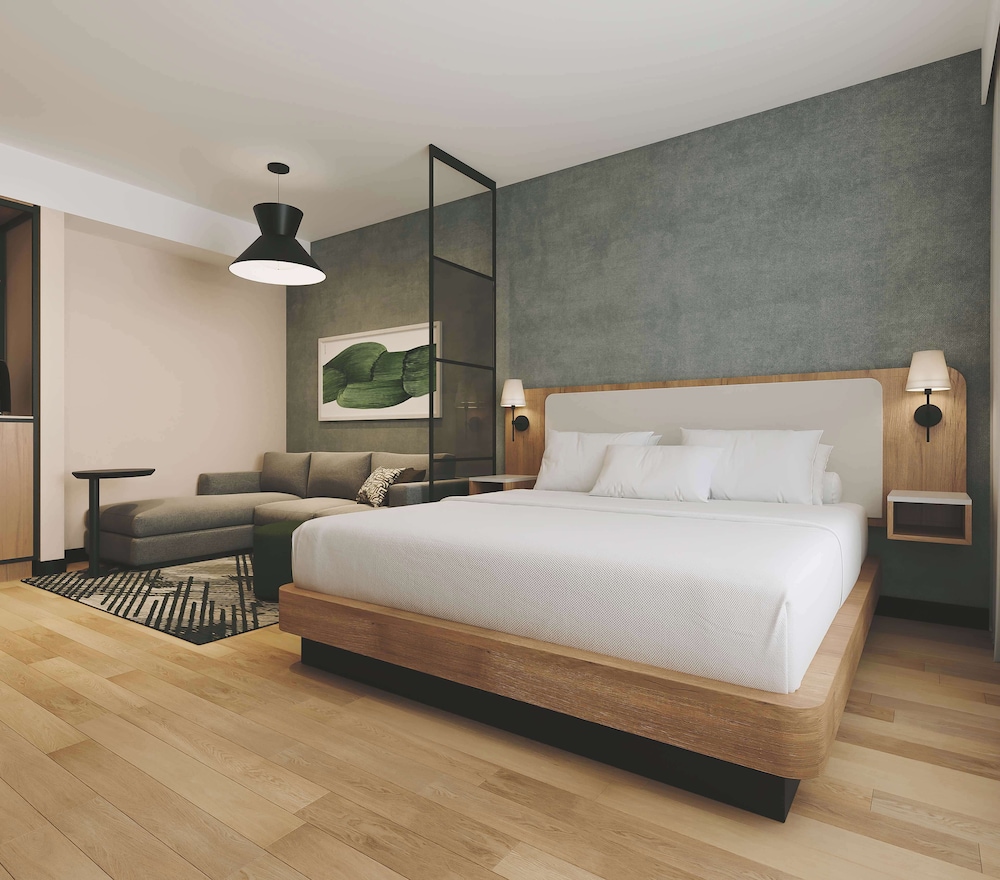 Hyatt Place Montreal Airport 11/50