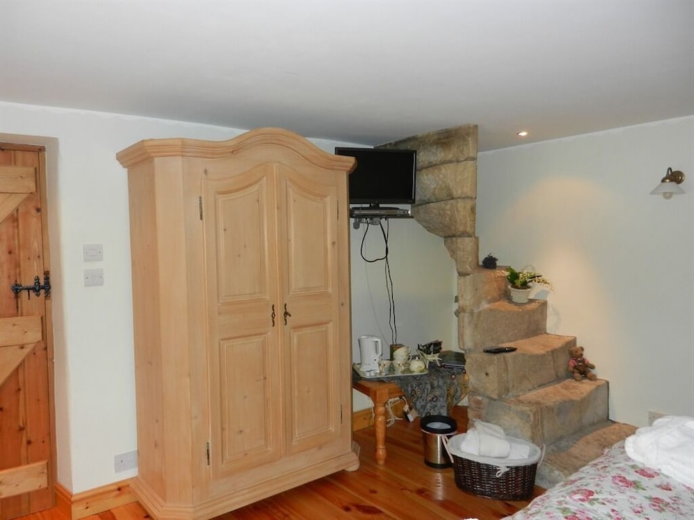 Armidale Cottages Bed & Breakfast 16/28