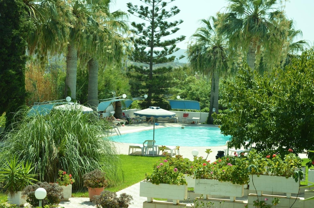 Sabina Hotel 45/53