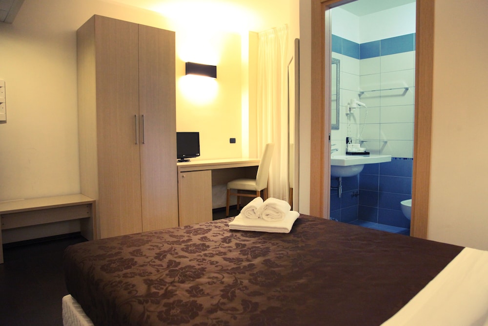 Hotel Sogni D Oro Airport Formerly Hotel Morgan 24/47