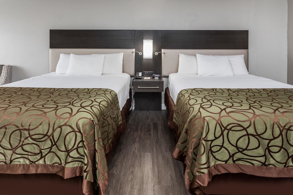 Days Inn By Wyndham Goose Creek 11/31
