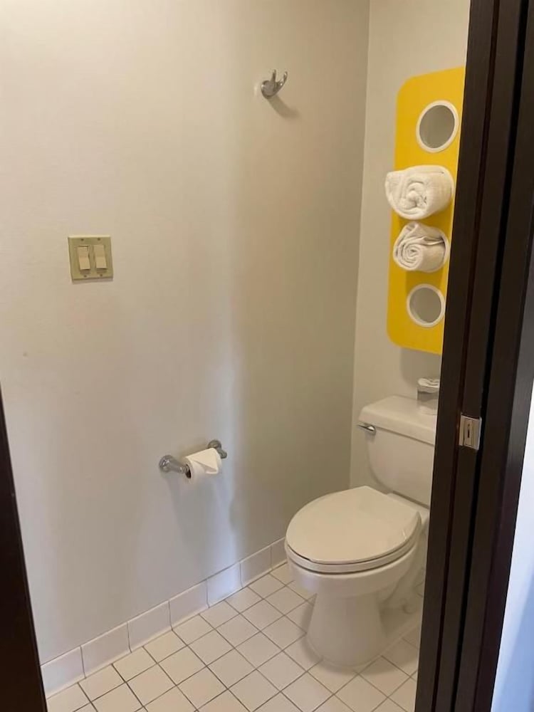Motel6 Bozeman, MT 48/51