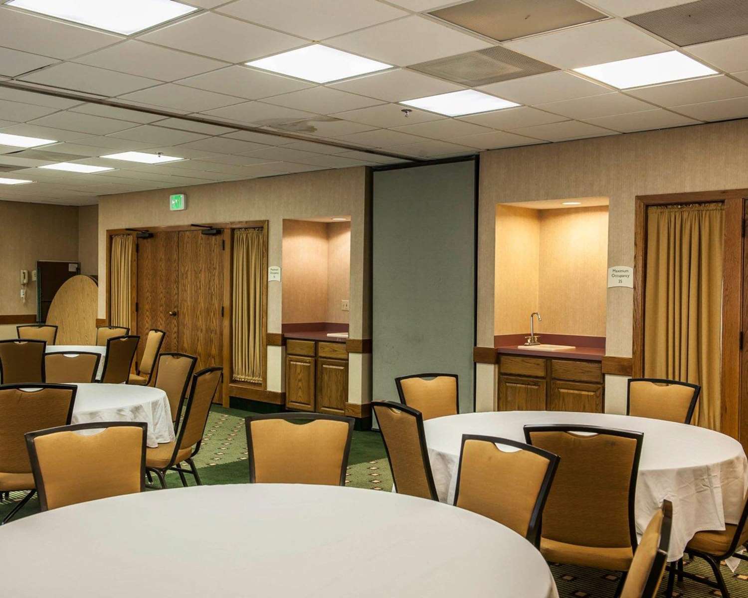 Quality Inn and Suites Goshen IN 20/25