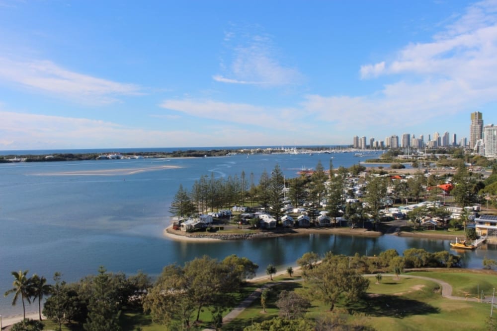 Crystal Bay On The Broadwater 76/79