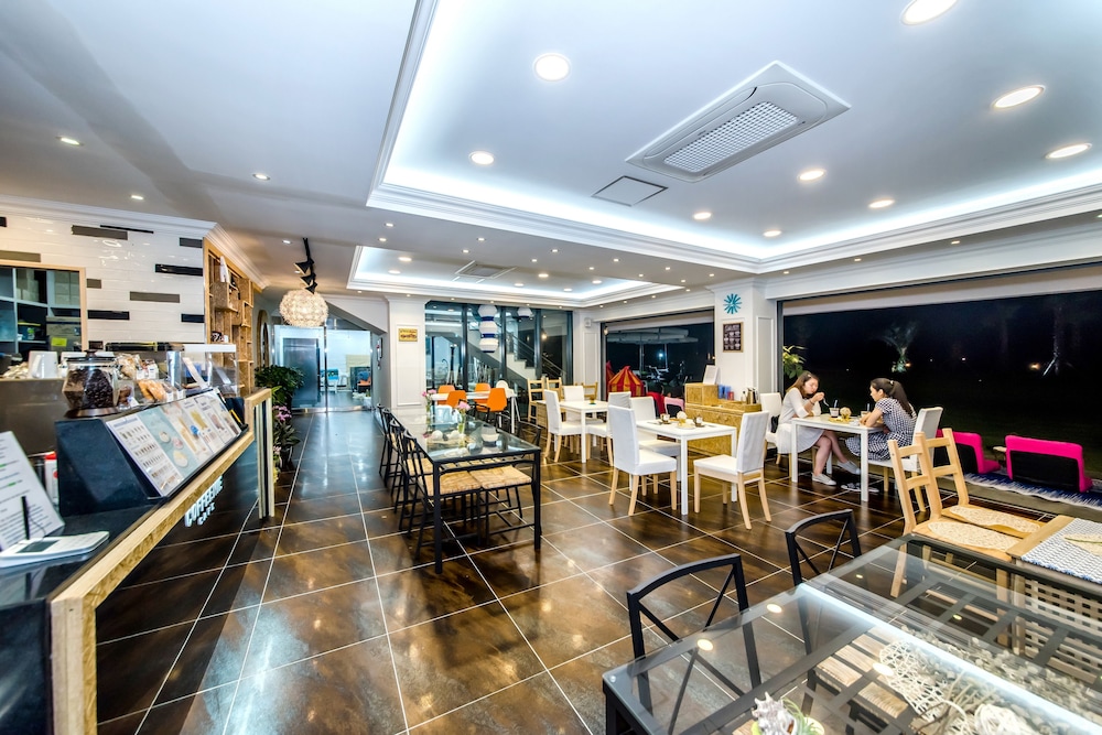 Sun And Moon Resort 79/100