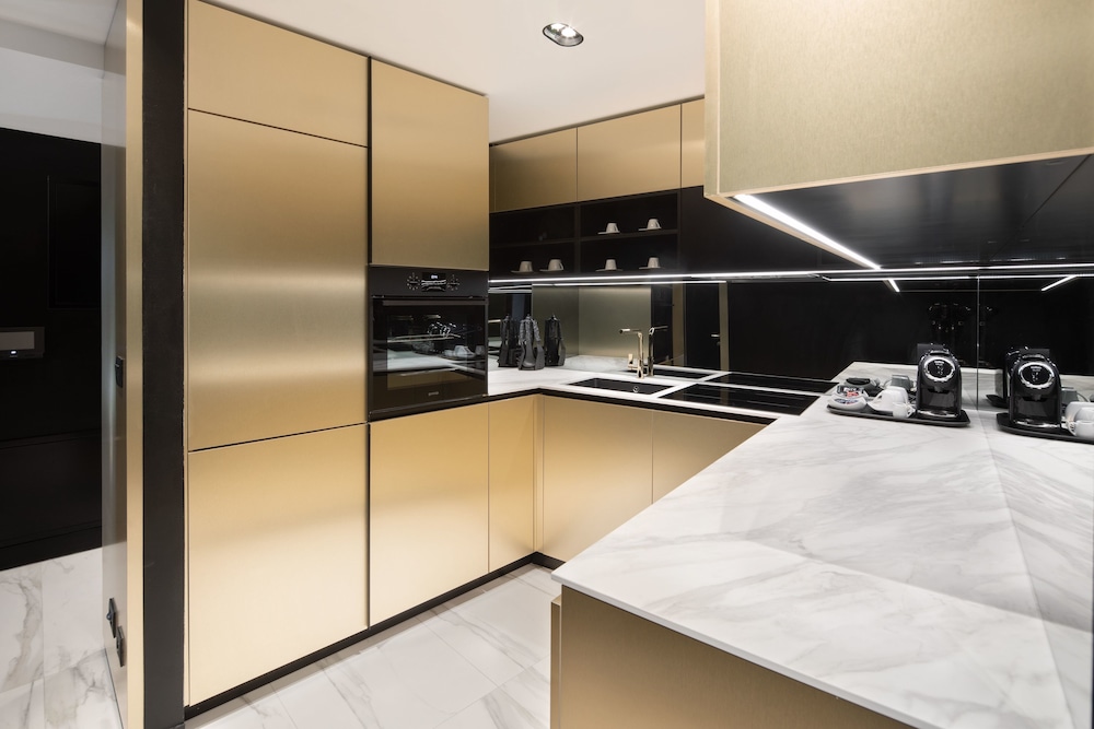 All Suites Hotel Posh 50/65