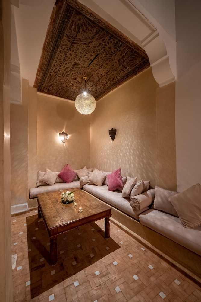 Riad Alma 54/72