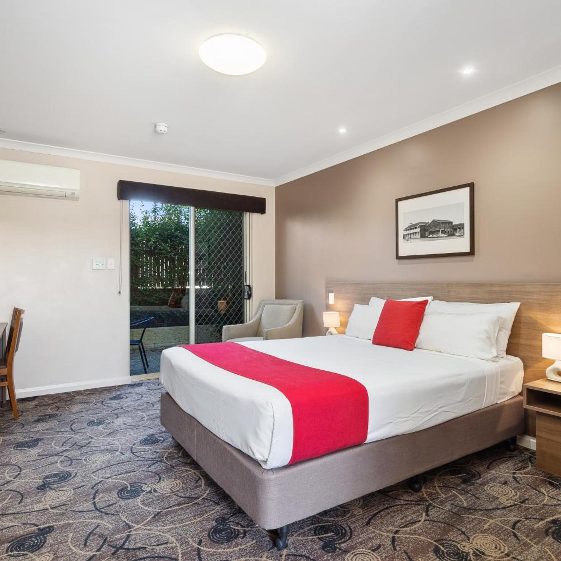 Premium, Queen Bed