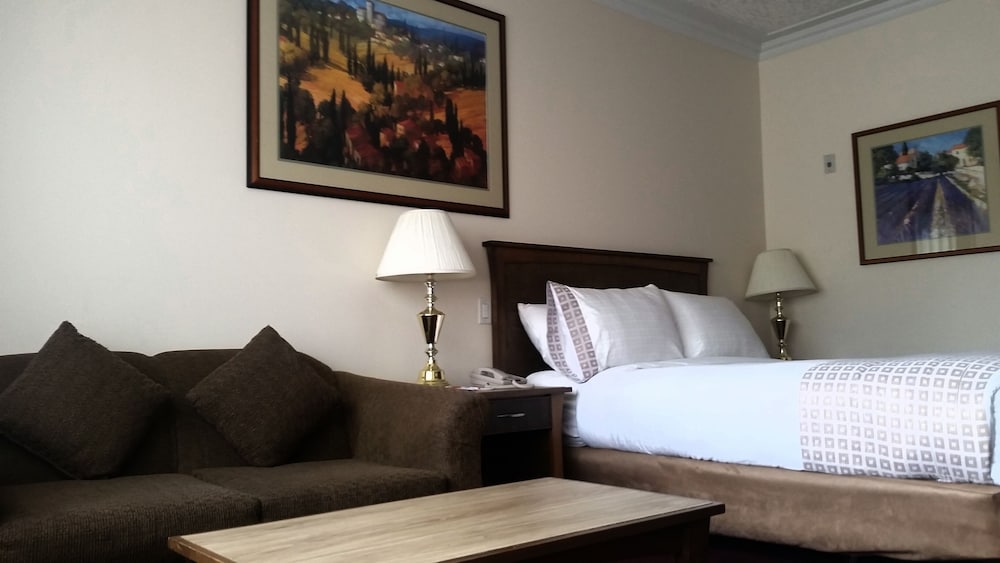 Elk Lake Inn Suites Victoria 28/81