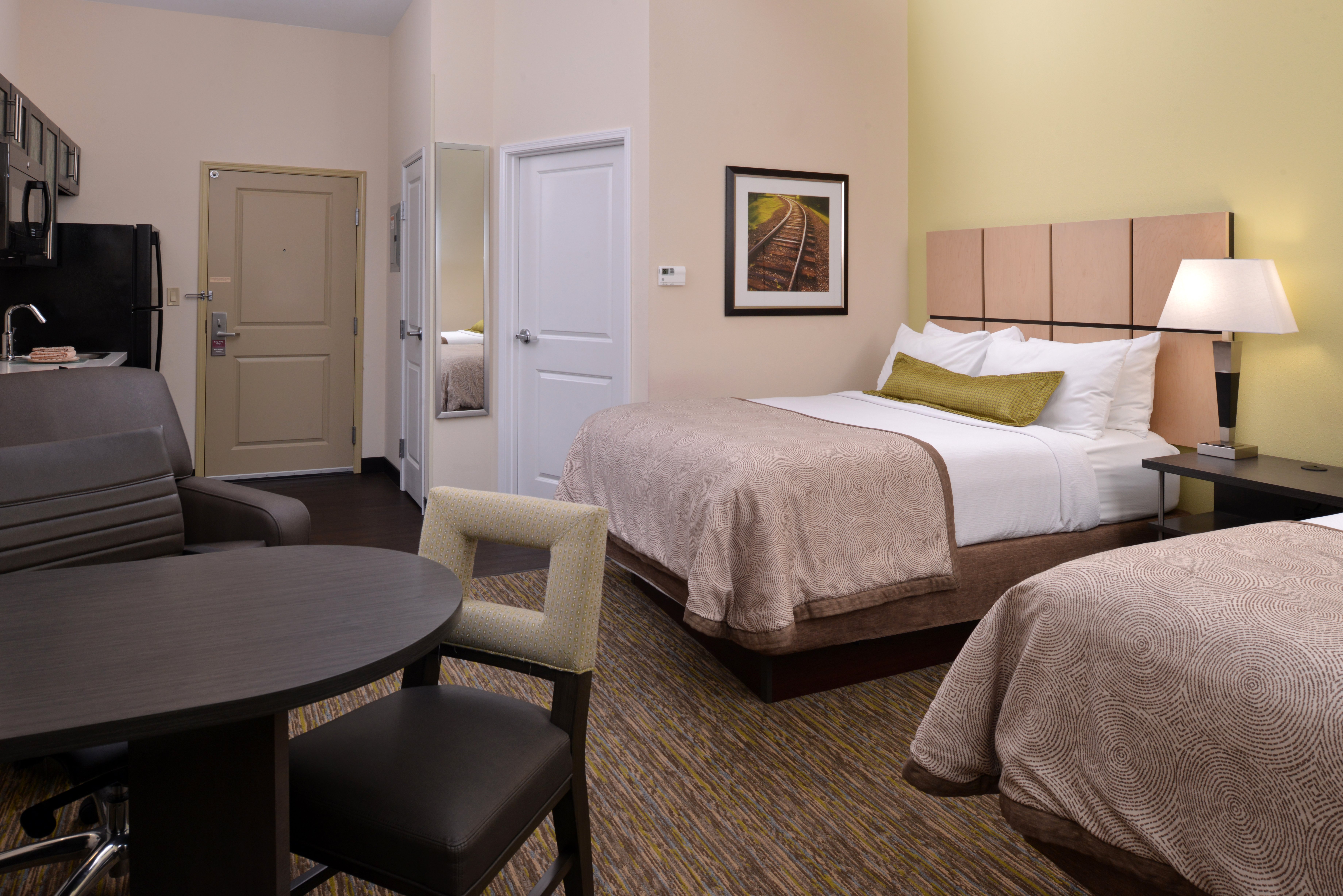 Candlewood Suites Morgantown Univ West Virginia 26/61